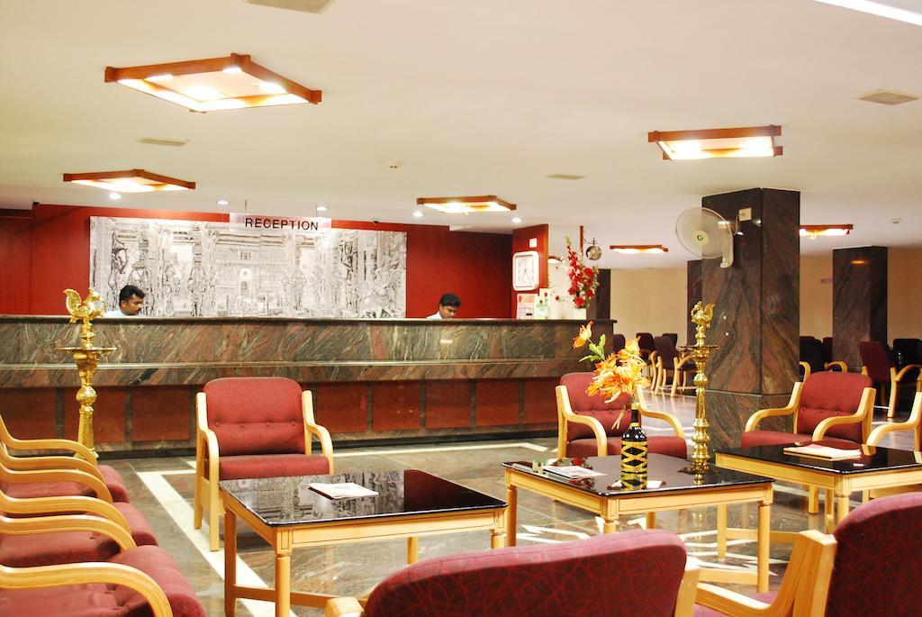 Hotel Rajadhane Maduráj Kültér fotó