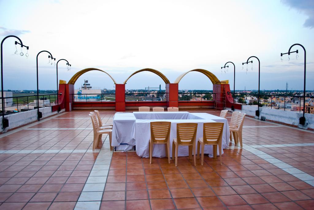 Hotel Rajadhane Maduráj Kültér fotó