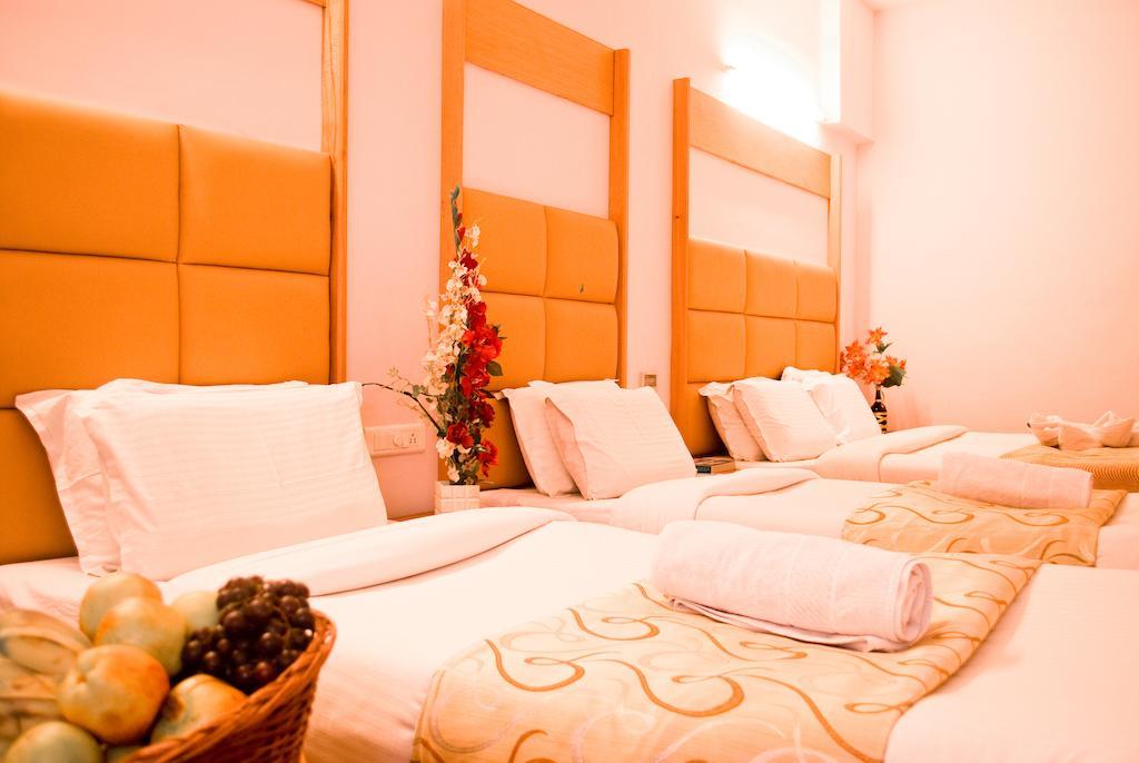 Hotel Rajadhane Maduráj Kültér fotó