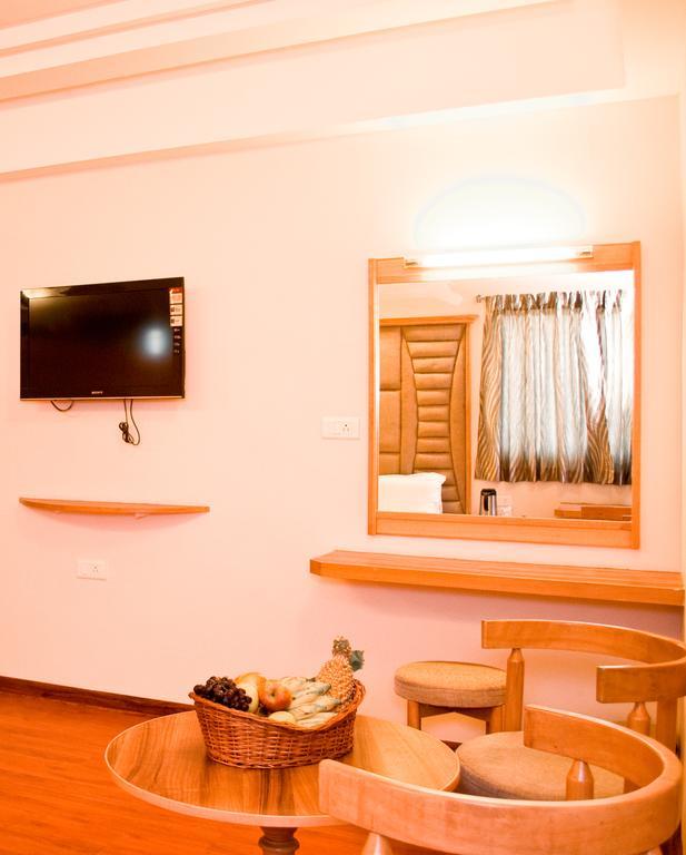Hotel Rajadhane Maduráj Kültér fotó