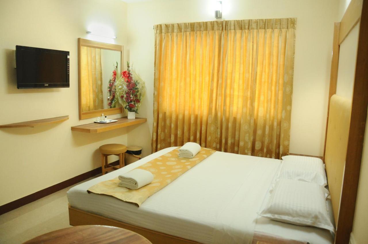 Hotel Rajadhane Maduráj Kültér fotó