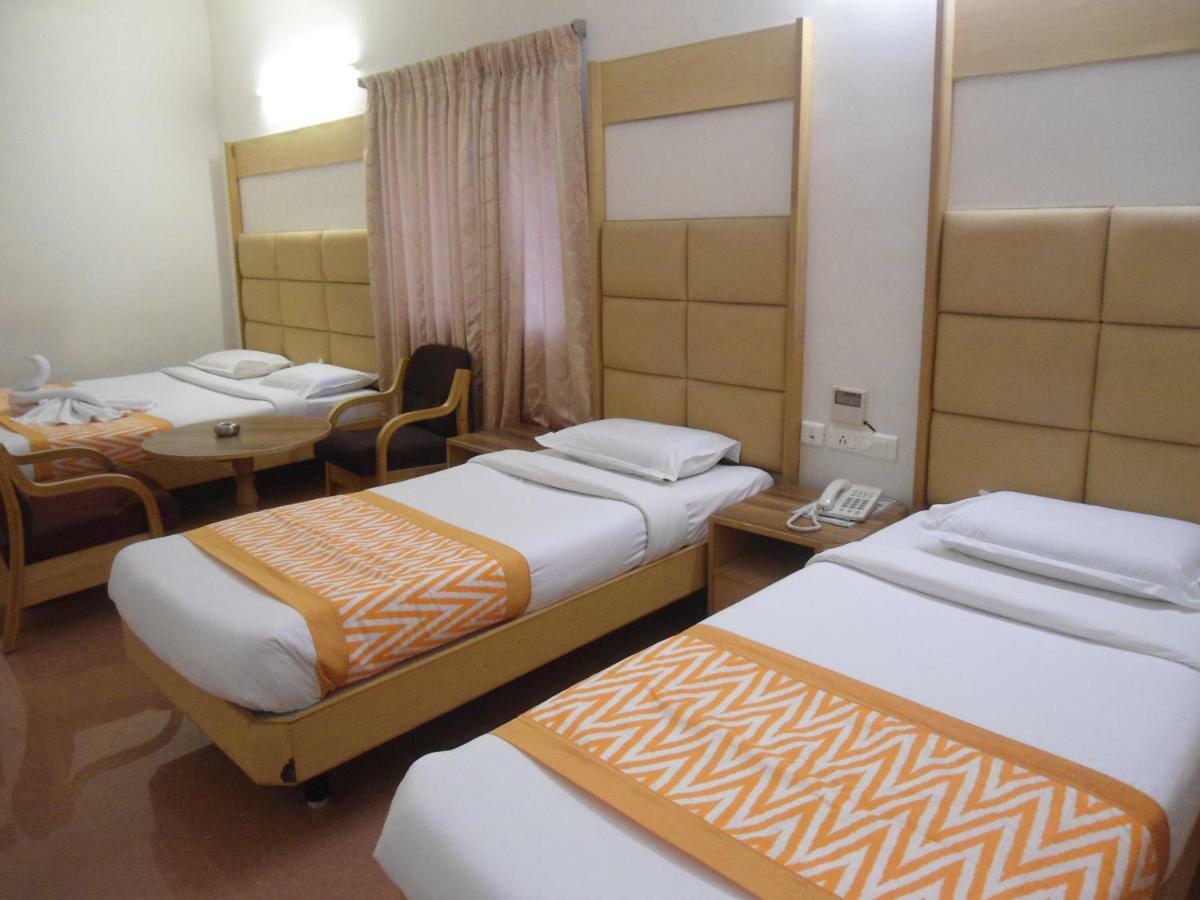 Hotel Rajadhane Maduráj Kültér fotó