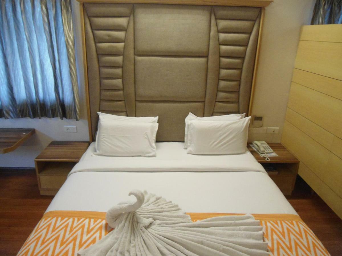 Hotel Rajadhane Maduráj Kültér fotó